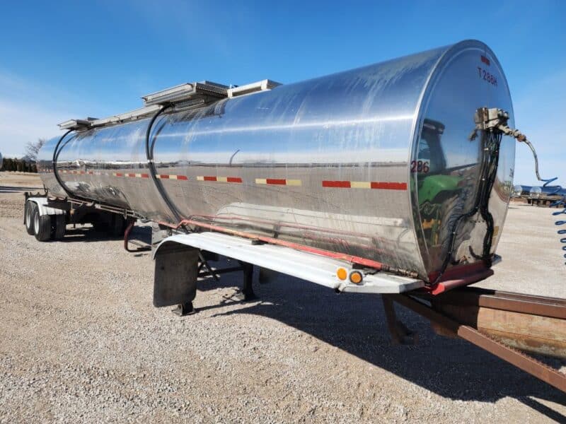 U-4799 1993 Barbel 6700 Gallon Stainless Steel Semi Tanker