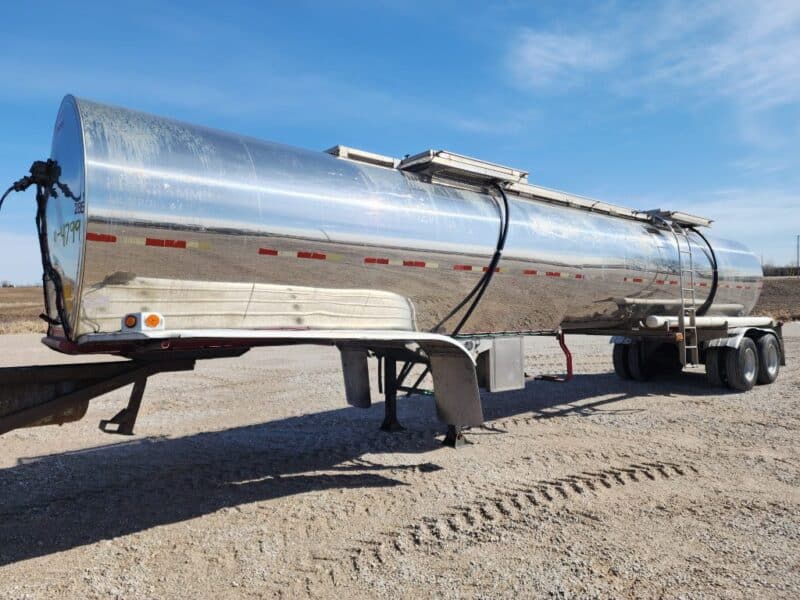 U-4799 1993 Barbel 6700 Gallon Stainless Steel Semi Tanker