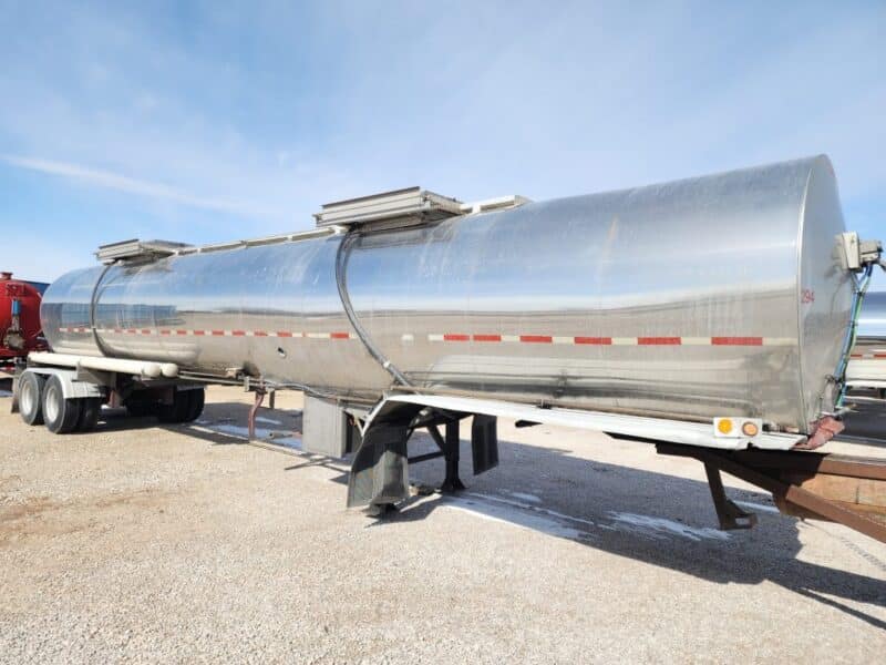 U-4798 1995 Barbel 6700 Gallon Stainless Steel Semi Tanker