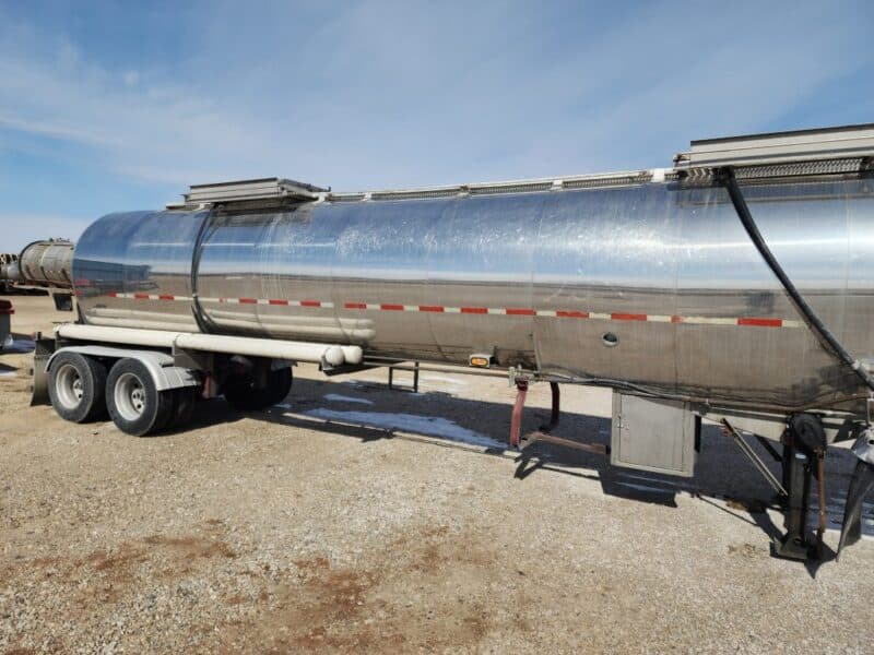 U-4798 1995 Barbel 6700 Gallon Stainless Steel Semi Tanker