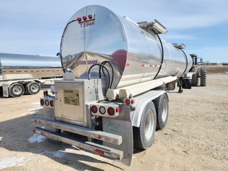 U-4798 1995 Barbel 6700 Gallon Stainless Steel Semi Tanker