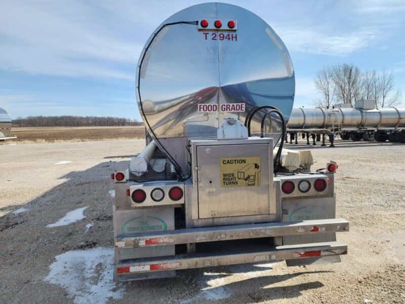 U-4798 1995 Barbel 6700 Gallon Stainless Steel Semi Tanker