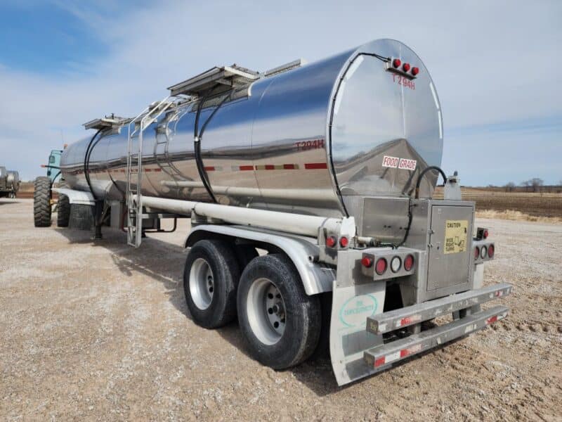 U-4798 1995 Barbel 6700 Gallon Stainless Steel Semi Tanker