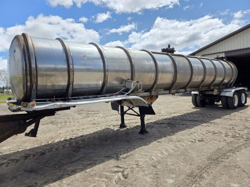U-4797 1987 Brenner 7000 Gallon Stainless Steel Semi Tanker