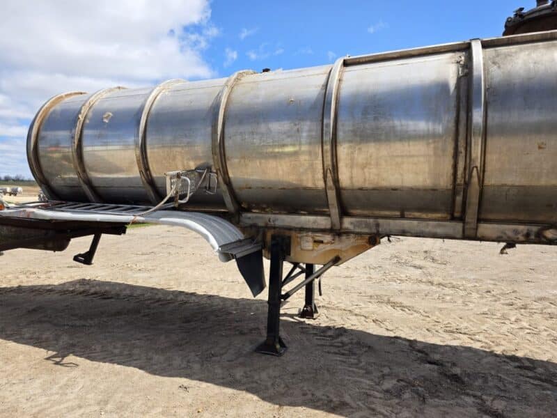 U-4797 1987 Brenner 7000 Gallon Stainless Steel Semi Tanker