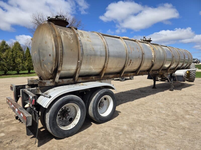 U-4797 1987 Brenner 7000 Gallon Stainless Steel Semi Tanker