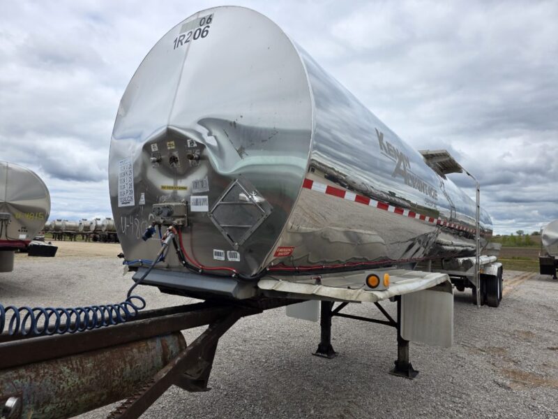 U-4802 1987 STE 7000 Gallon Stainless Steel Semi Tanker