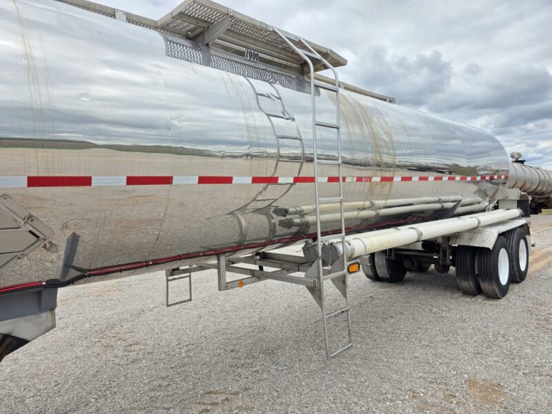U-4802 1987 STE 7000 Gallon Stainless Steel Semi Tanker