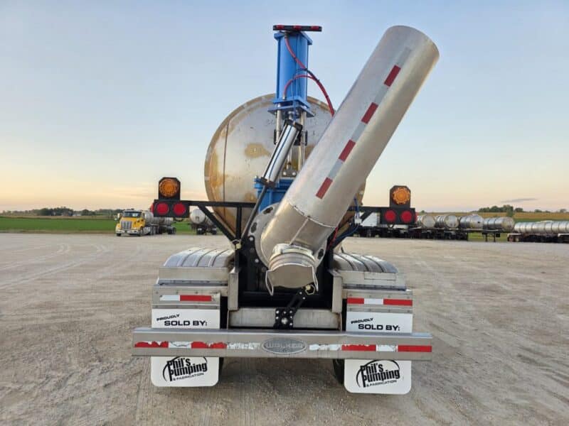 U-4796 1993 Walker 6500 Gallon Stainless Steel Semi Tanker