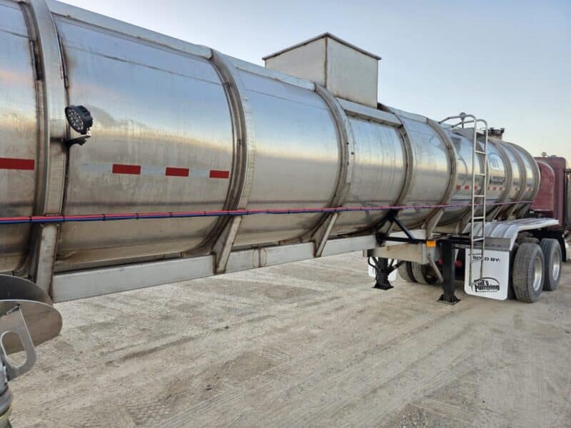 U-4796 1993 Walker 6500 Gallon Stainless Steel Semi Tanker