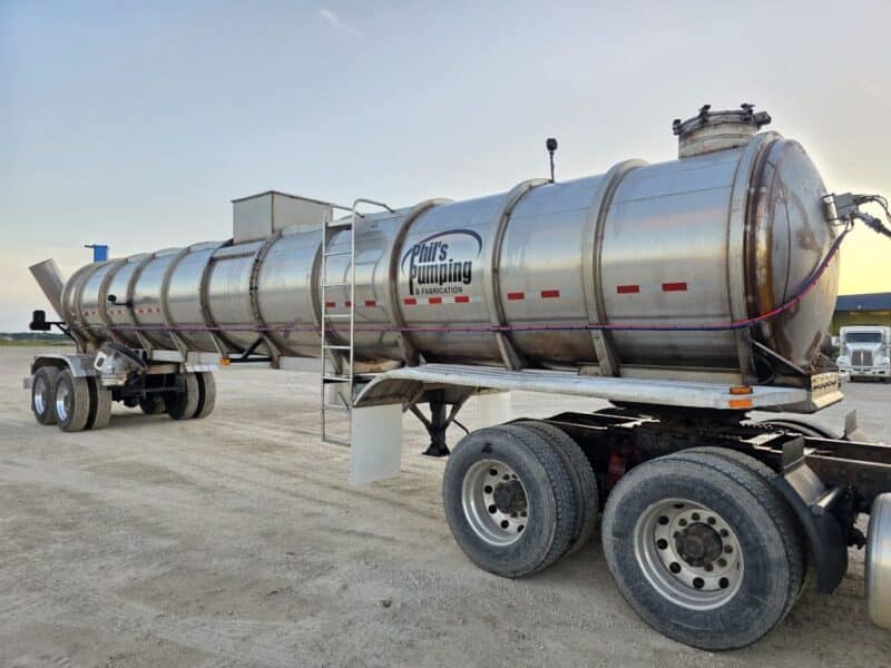 U-4796 1993 Walker 6500 Gallon Stainless Steel Semi Tanker