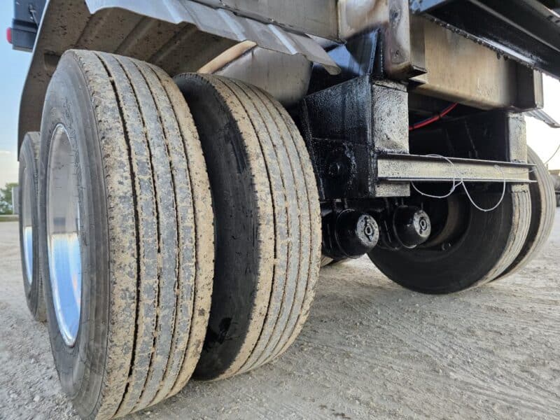 U-4796 1993 Walker 6500 Gallon Stainless Steel Semi Tanker