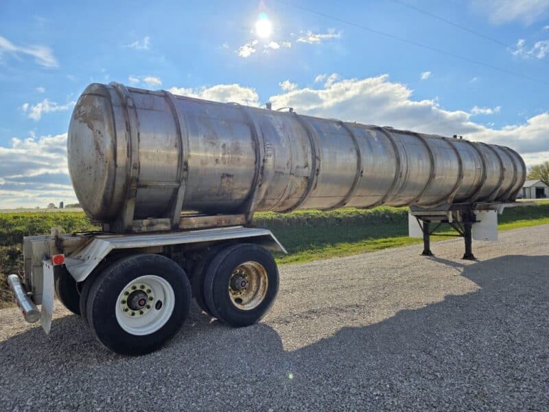 U-4802 1987 STE 7000 Gallon Stainless Steel Semi Tanker U-4802 1987 STE 7000 Gallon Stainless Steel Semi Tanker