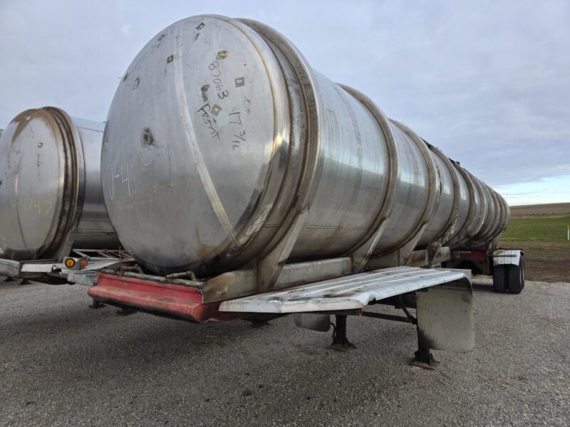 U-4799 1993 Barbel 6700 Gallon Stainless Steel Semi Tanker