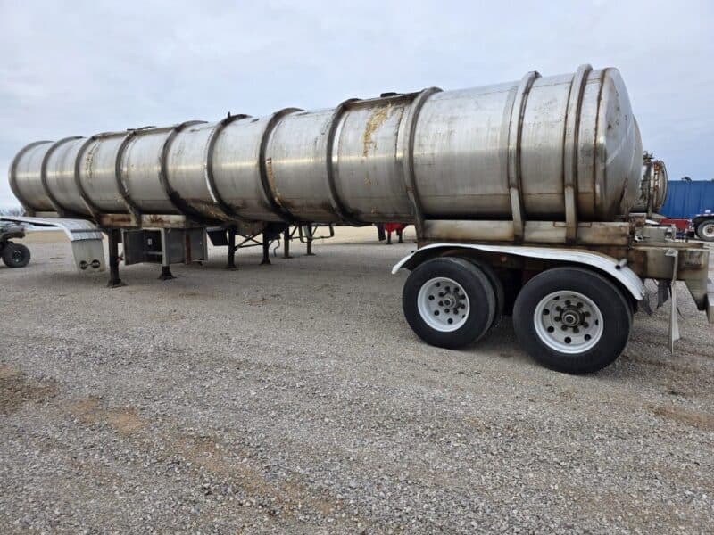 U-4799 1993 Barbel 6700 Gallon Stainless Steel Semi Tanker