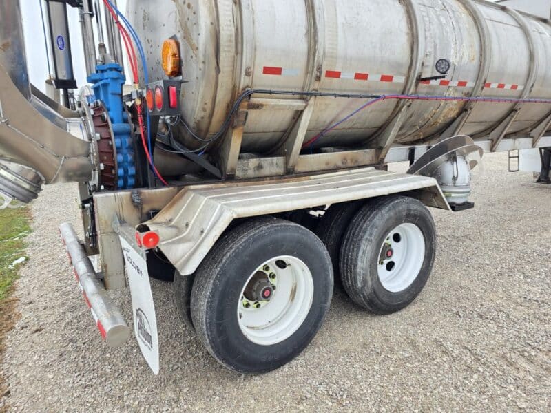 U-4802 1987 STE 7000 Gallon Stainless Steel Semi Tanker