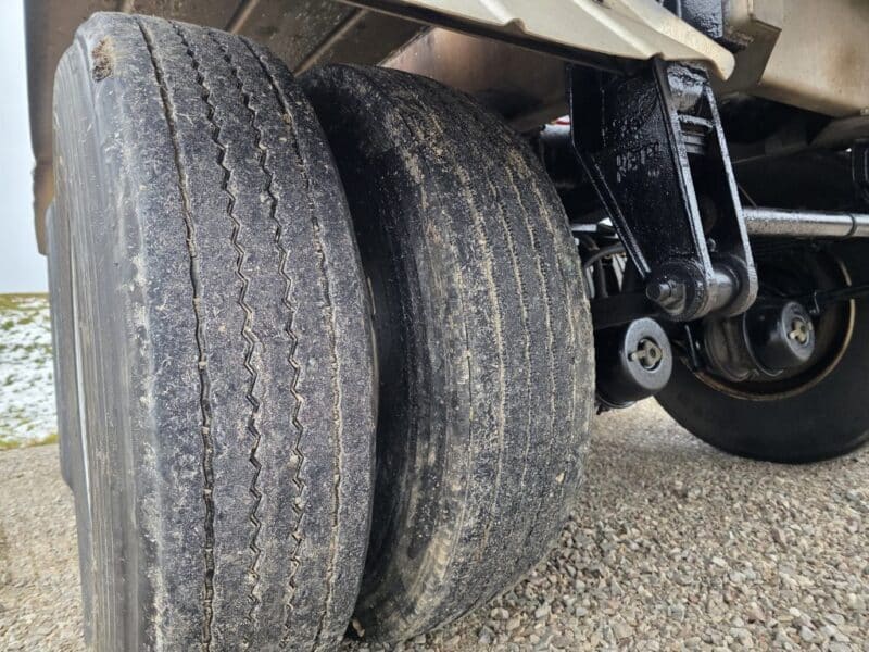 U-4802 1987 STE 7000 Gallon Stainless Steel Semi Tanker