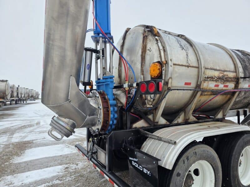 U-4800 1990 Barbel 6500 Gallon Stainless Steel Semi Tanker