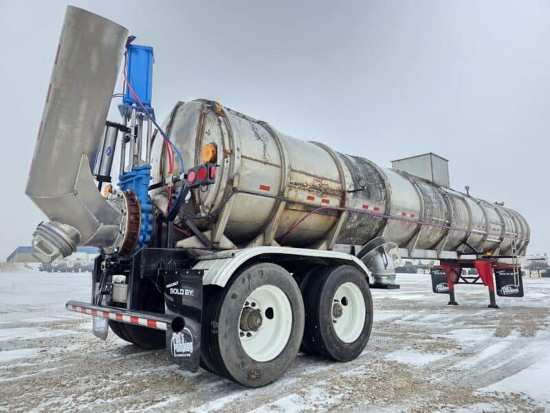U-4800 1990 Barbel 6500 Gallon Stainless Steel Semi Tanker