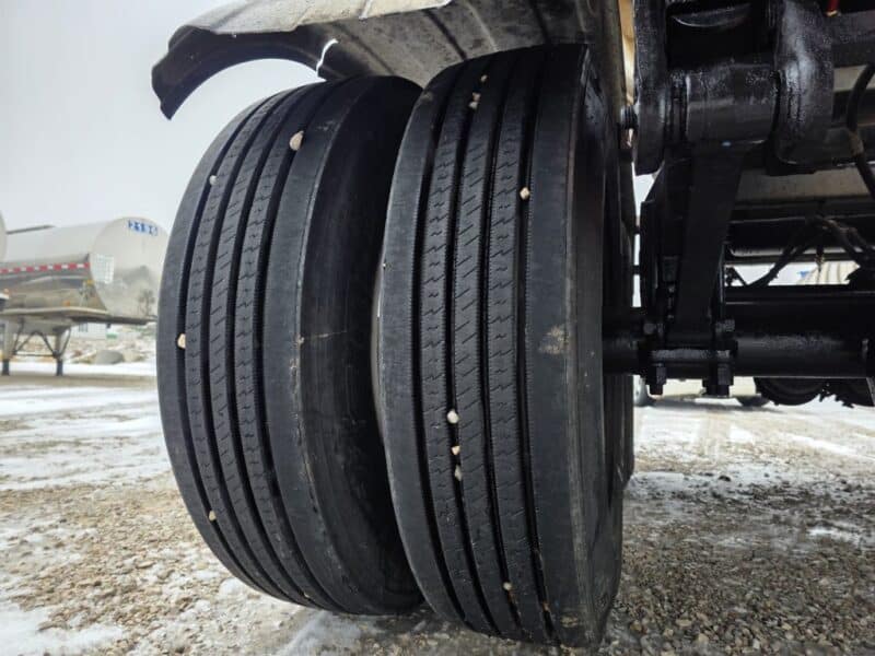 U-4800 1990 Barbel 6500 Gallon Stainless Steel Semi Tanker