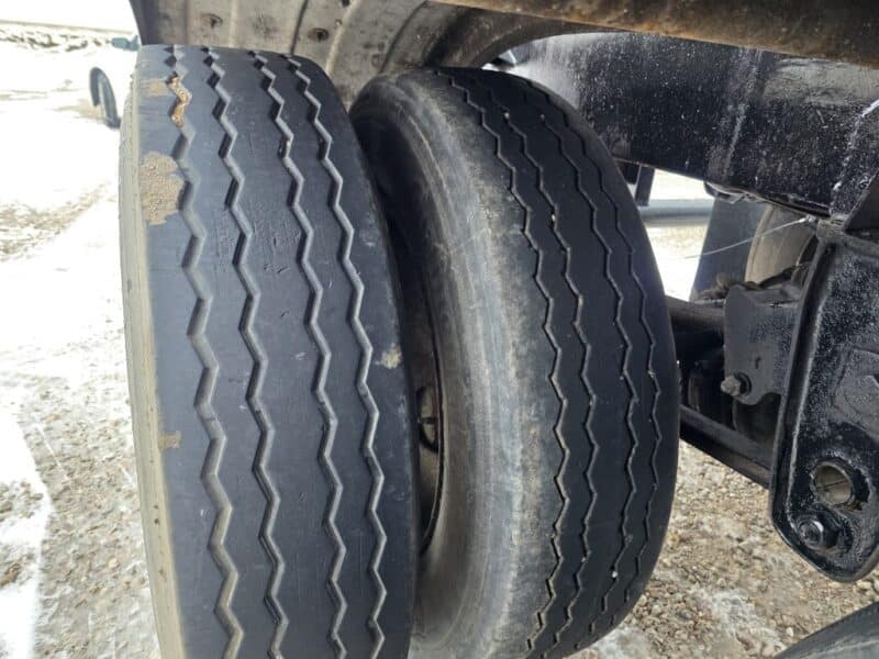 U-4800 1990 Barbel 6500 Gallon Stainless Steel Semi Tanker