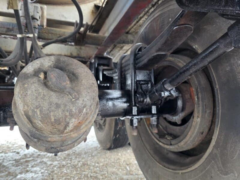 U-4800 1990 Barbel 6500 Gallon Stainless Steel Semi Tanker