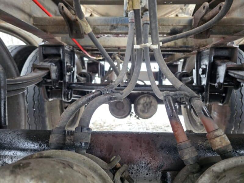 U-4800 1990 Barbel 6500 Gallon Stainless Steel Semi Tanker