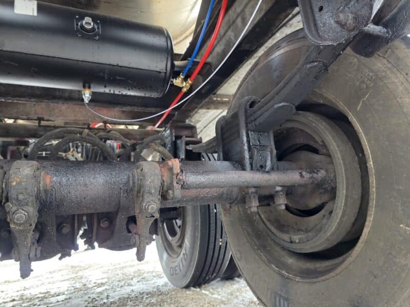 U-4800 1990 Barbel 6500 Gallon Stainless Steel Semi Tanker