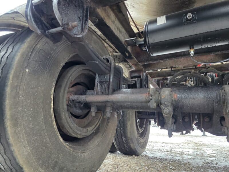 U-4800 1990 Barbel 6500 Gallon Stainless Steel Semi Tanker