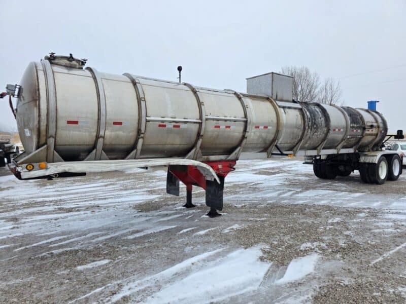 U-4800 1990 Barbel 6500 Gallon Stainless Steel Semi Tanker
