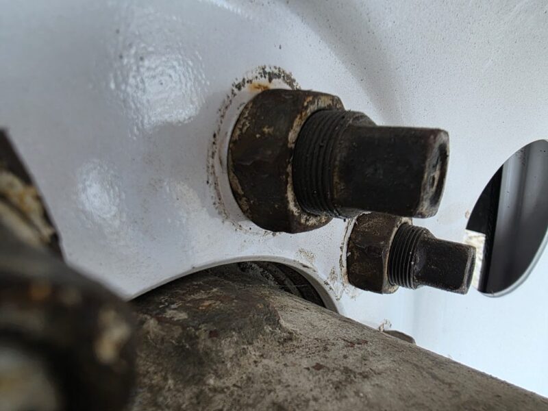 U-4800 1990 Barbel 6500 Gallon Stainless Steel Semi Tanker