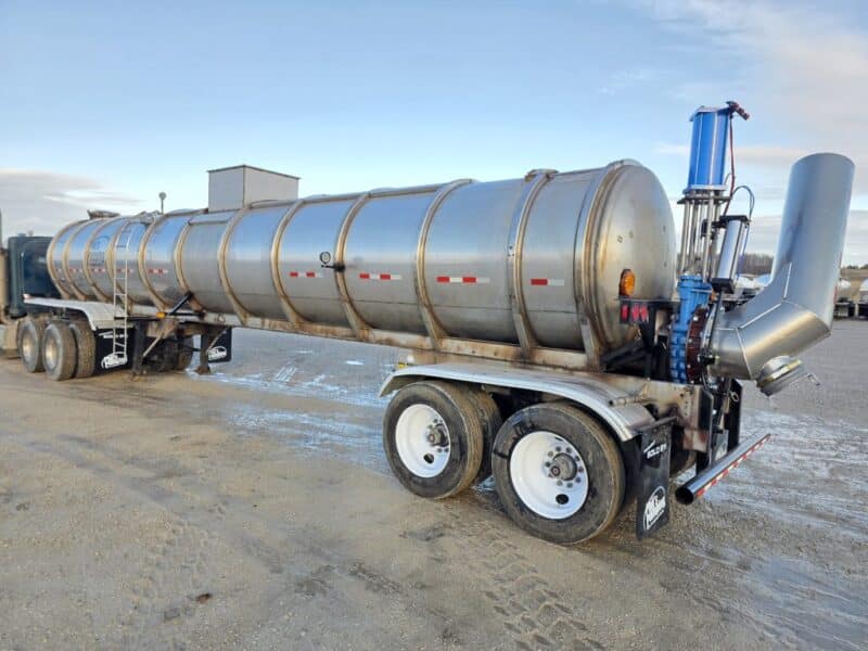U-4797 1987 Brenner 7000 Gallon Stainless Steel Semi Tanker
