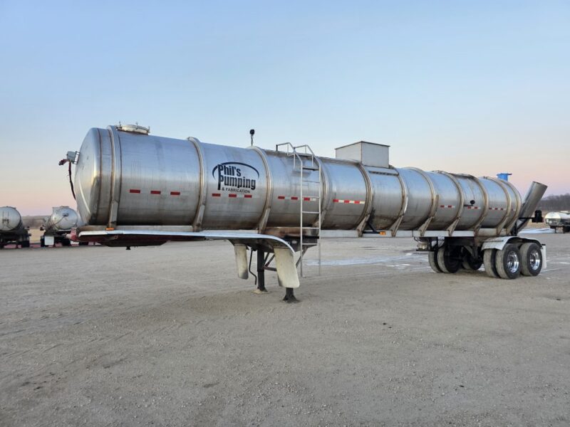 U-4799 1993 Barbel 6700 Gallon Stainless Steel Semi Tanker