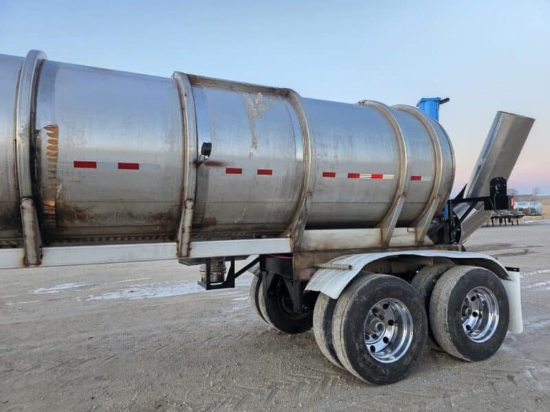 U-4799 1993 Barbel 6700 Gallon Stainless Steel Semi Tanker