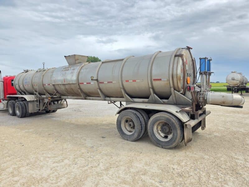 Dual 12″ T-54 1992 Barbel 6500 Gallon Stainless Semi Tanker