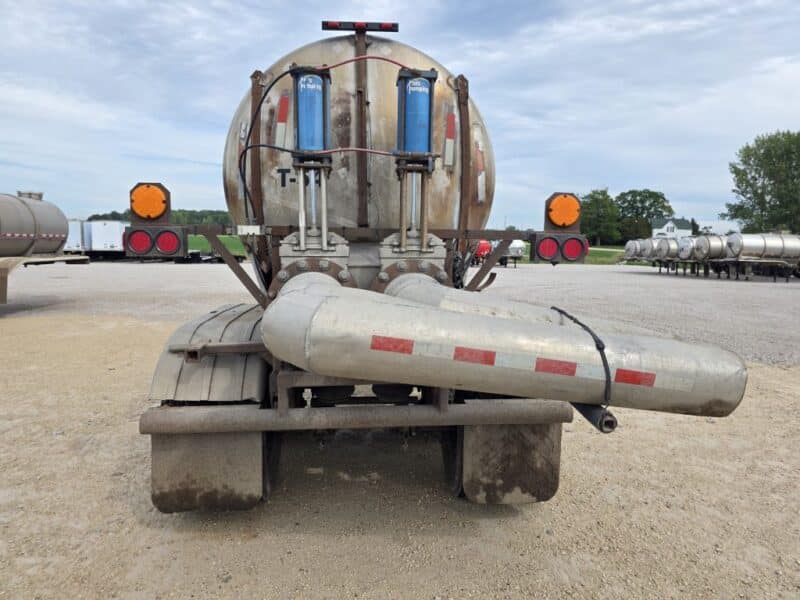 Dual 12″ T-54 1992 Barbel 6500 Gallon Stainless Semi Tanker