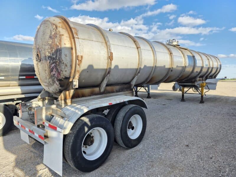 U-4804 1987 Heil 6500 Gallon Stainless Steel Semi Tanker