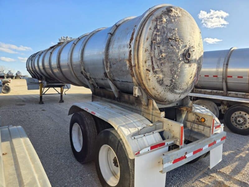 U-4804 1987 Heil 6500 Gallon Stainless Steel Semi Tanker