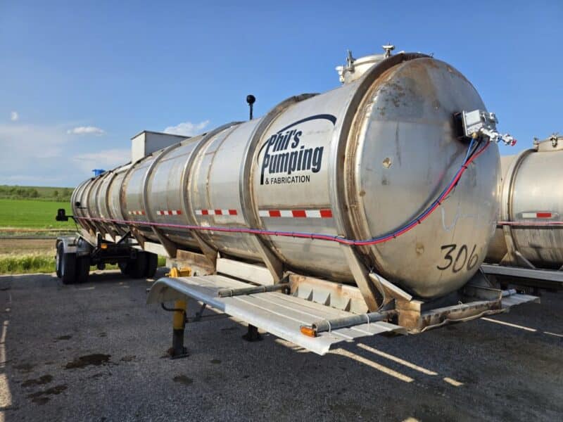 U-4805 1987 TSC 7000 Gallon Stainless Steel Semi Tanker