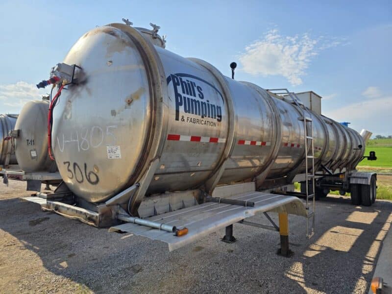 U-4805 1987 TSC 7000 Gallon Stainless Steel Semi Tanker