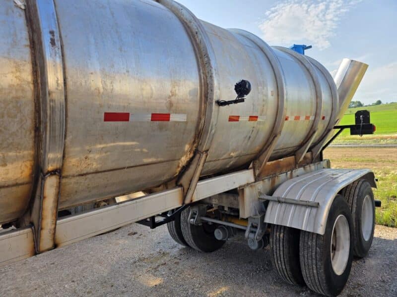 U-4805 1987 TSC 7000 Gallon Stainless Steel Semi Tanker