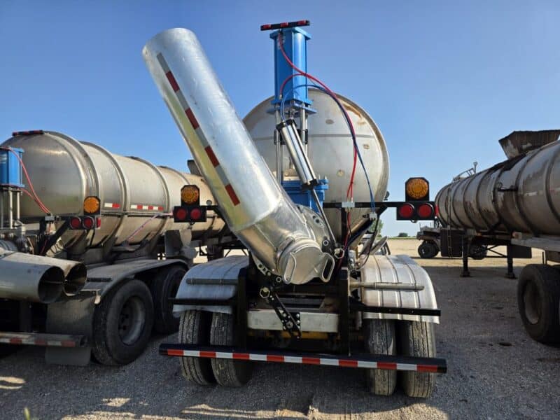 U-4805 1987 TSC 7000 Gallon Stainless Steel Semi Tanker