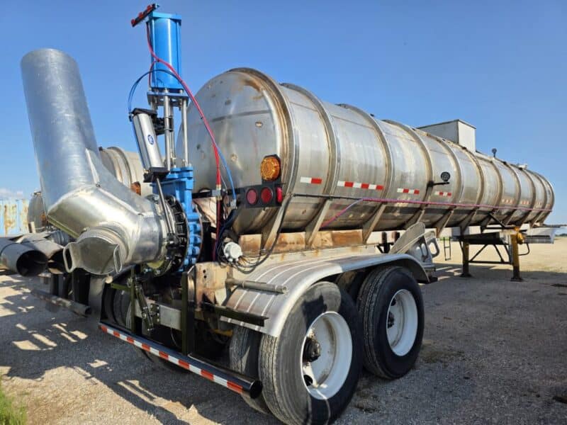 U-4805 1987 TSC 7000 Gallon Stainless Steel Semi Tanker