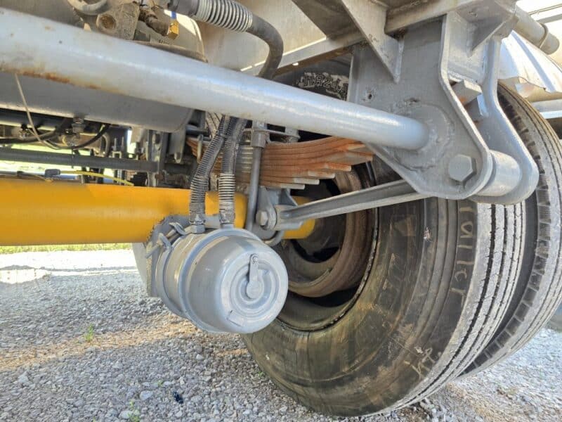 U-4805 1987 TSC 7000 Gallon Stainless Steel Semi Tanker
