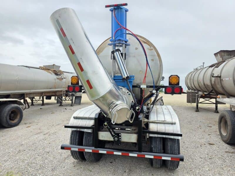 U-4805 1987 TSC 7000 Gallon Stainless Steel Semi Tanker