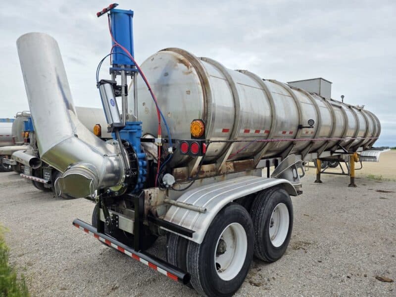 U-4805 1987 TSC 7000 Gallon Stainless Steel Semi Tanker