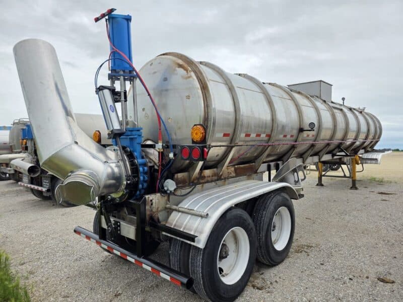 U-4805 1987 TSC 7000 Gallon Stainless Steel Semi Tanker