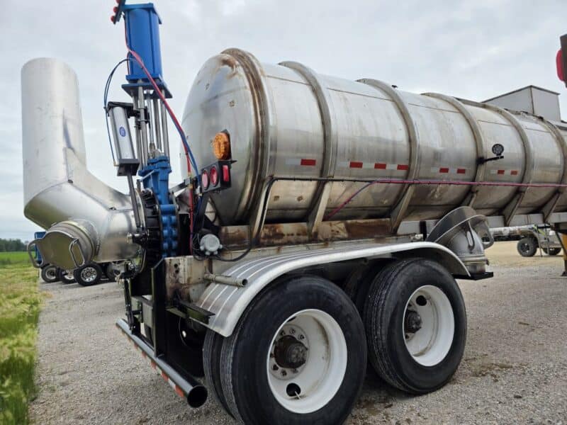 U-4805 1987 TSC 7000 Gallon Stainless Steel Semi Tanker