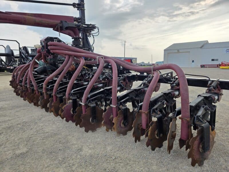 28′ ZML Toolbar w. 14 Red Viper Gen 3 Row Units w. 8″ Stinger