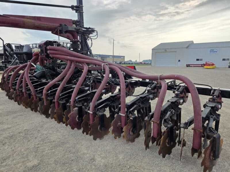 28′ ZML Toolbar w. 14 Red Viper Gen 3 Row Units w. 8″ Stinger